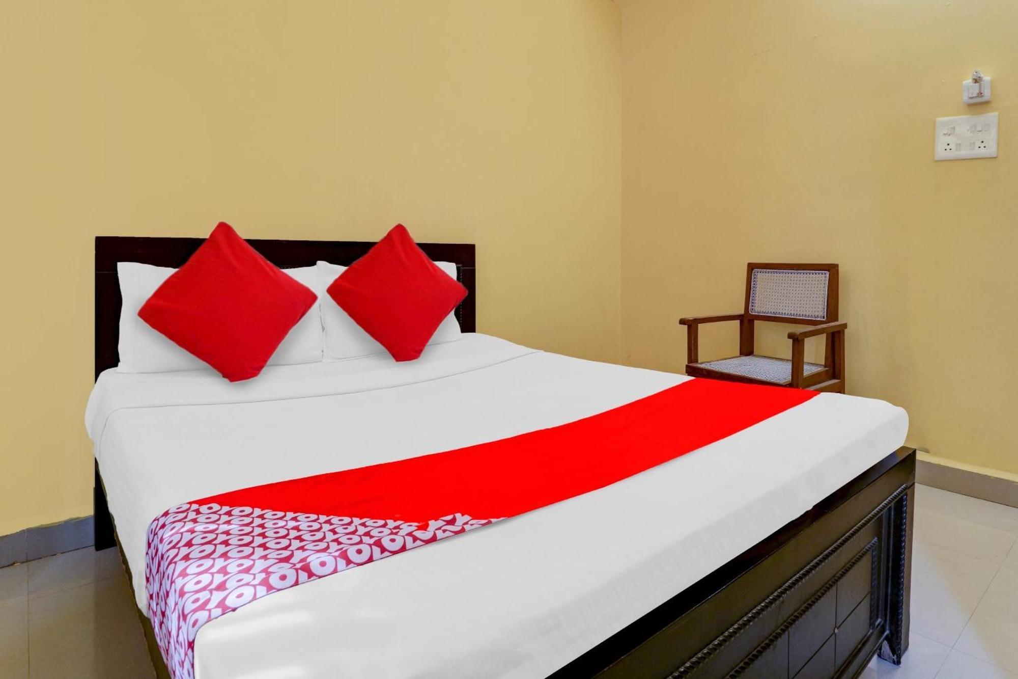 Super Oyo O Vsm Grand Hotel