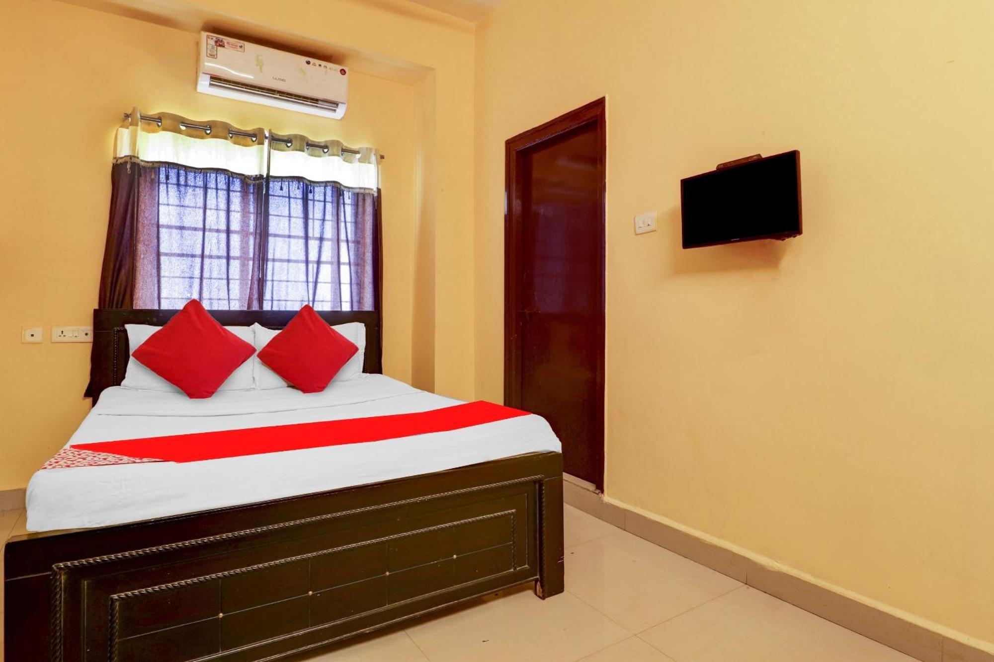 Super Oyo O Vsm Grand Hotel